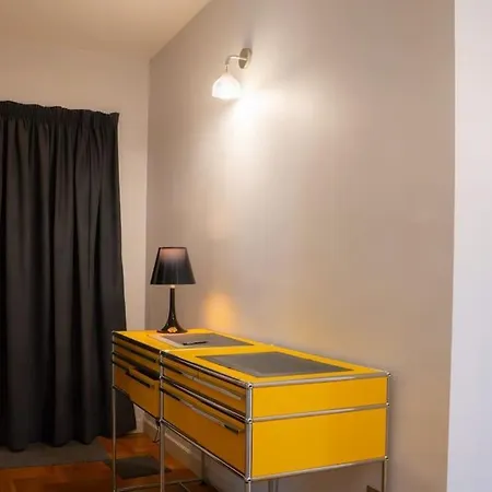 Apartment Moderne 2 Pieces En Plein Au Bord De Seine
